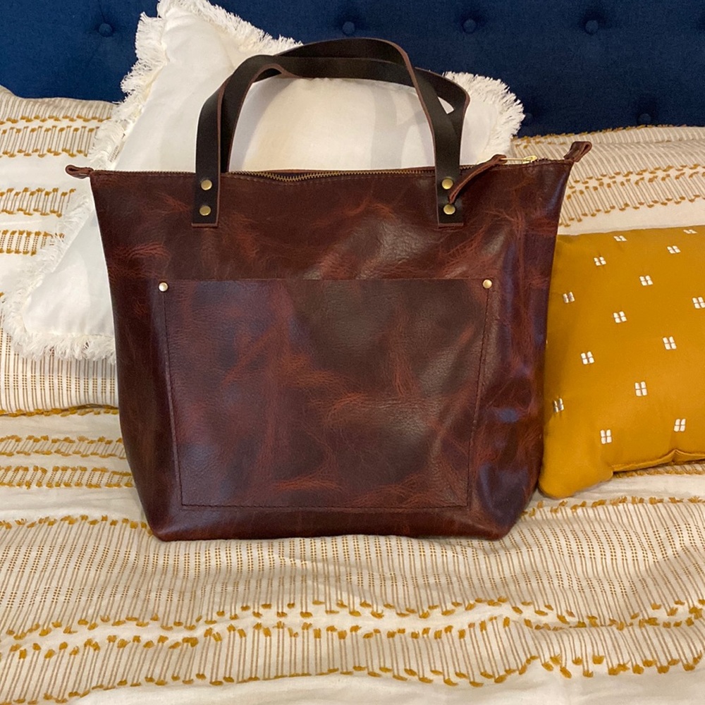 Lava zip tote